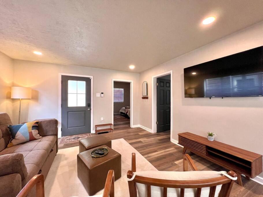 Modern Style Home Near Dt Indy & Major Attractions Indianapolis Buitenkant foto